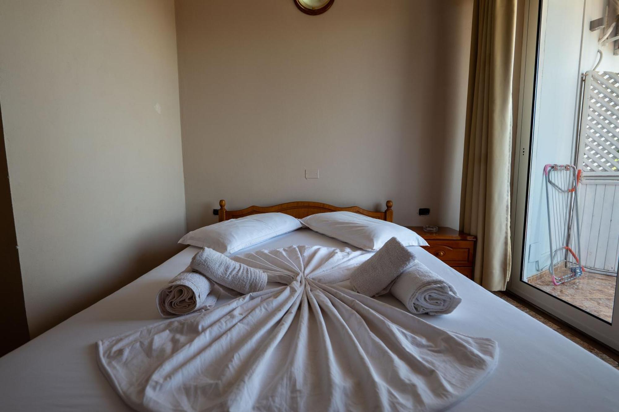 Hotel Nika Radhimë Dış mekan fotoğraf