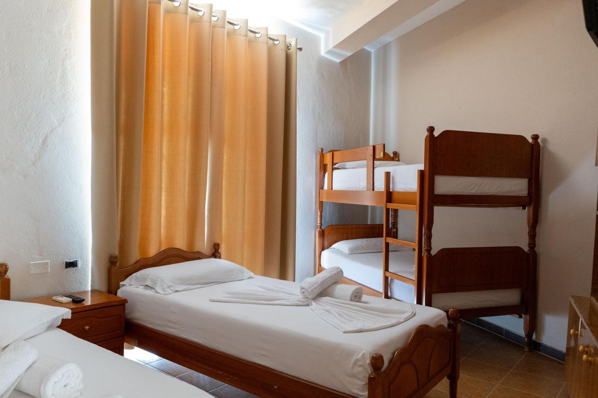 Hotel Nika Radhimë Dış mekan fotoğraf