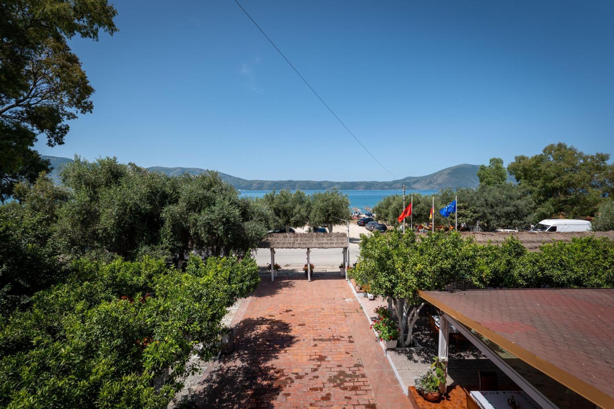 Hotel Nika Radhimë Dış mekan fotoğraf