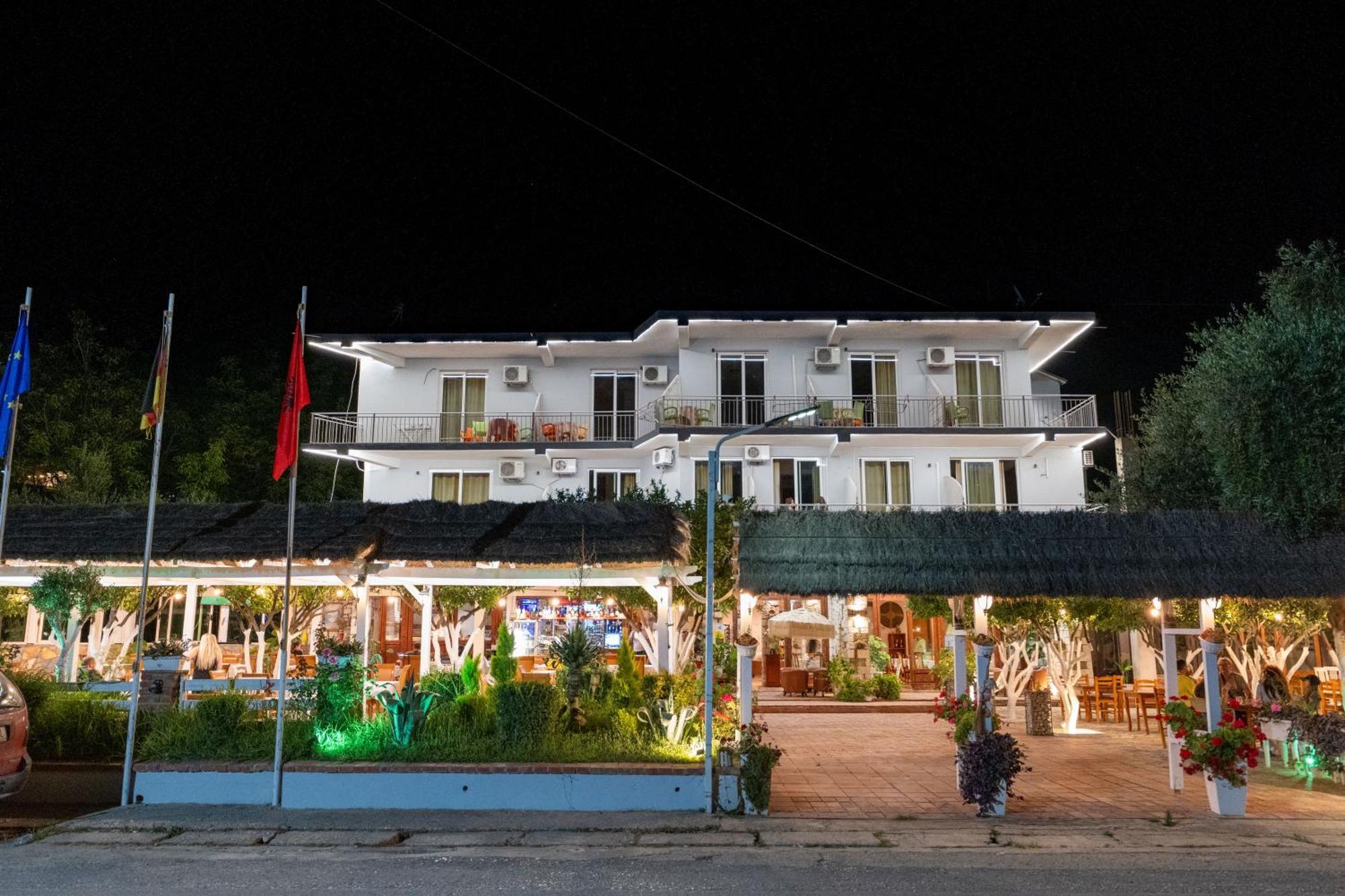 Hotel Nika Radhimë Dış mekan fotoğraf