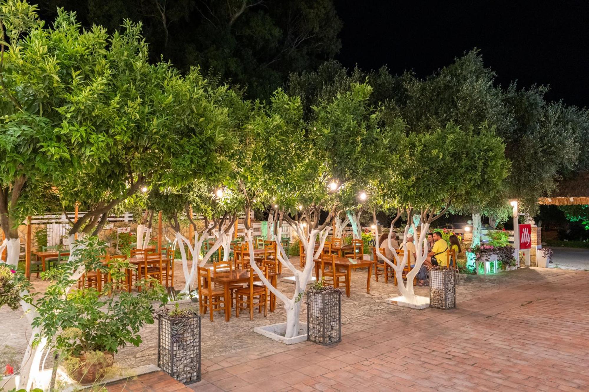 Hotel Nika Radhimë Dış mekan fotoğraf