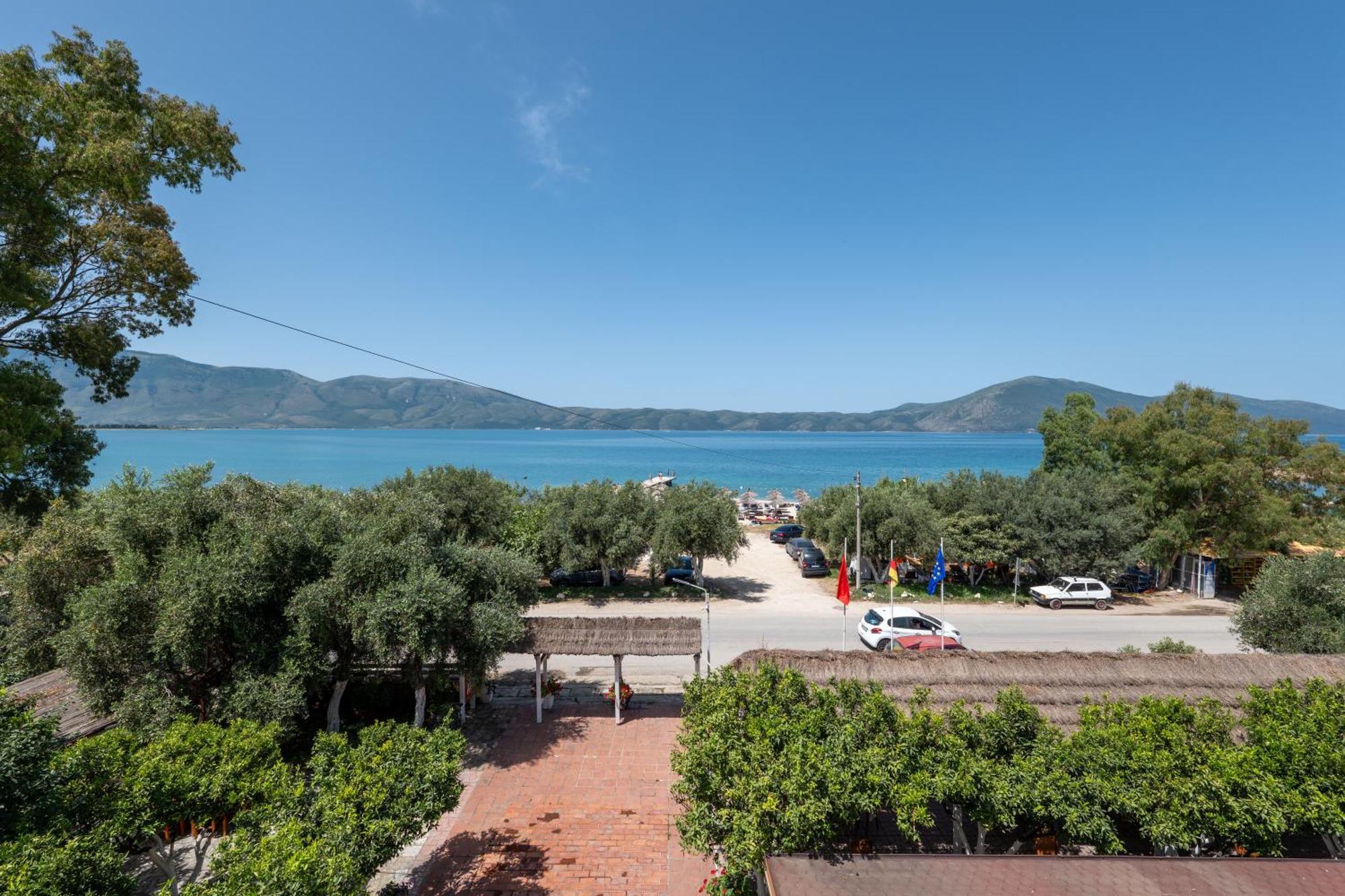 Hotel Nika Radhimë Dış mekan fotoğraf