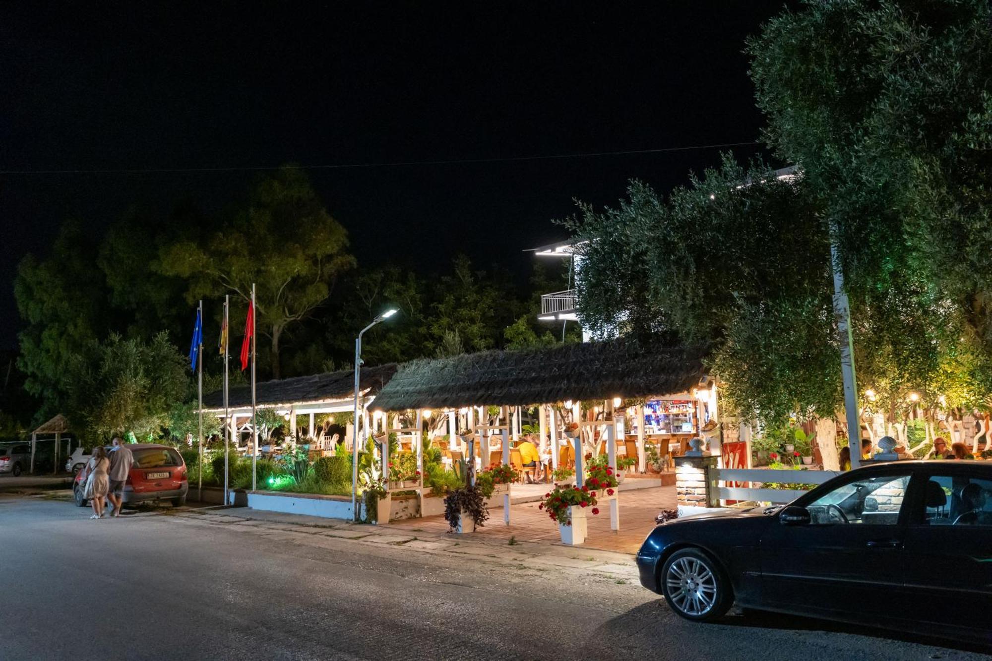 Hotel Nika Radhimë Dış mekan fotoğraf