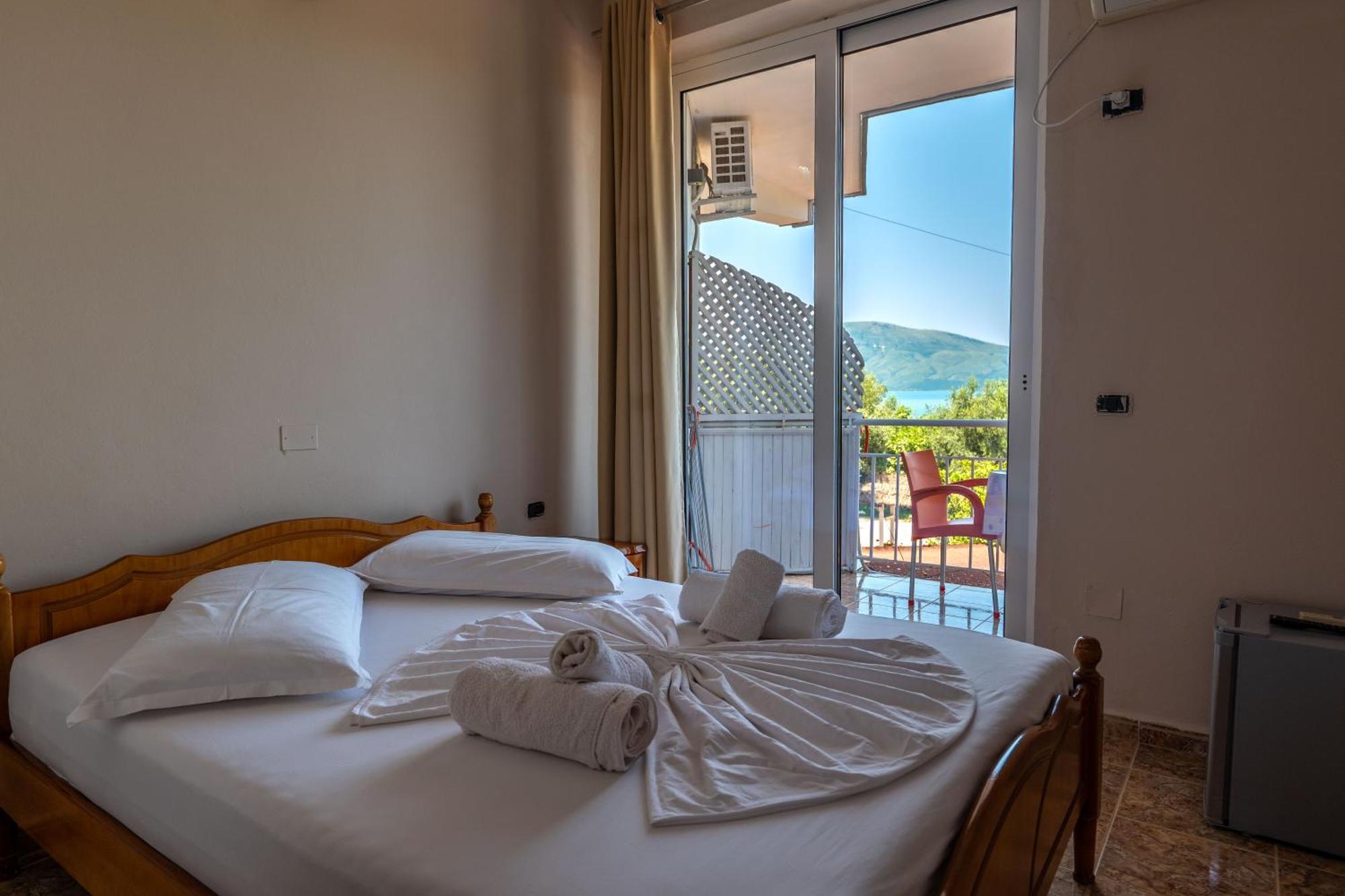 Hotel Nika Radhimë Dış mekan fotoğraf