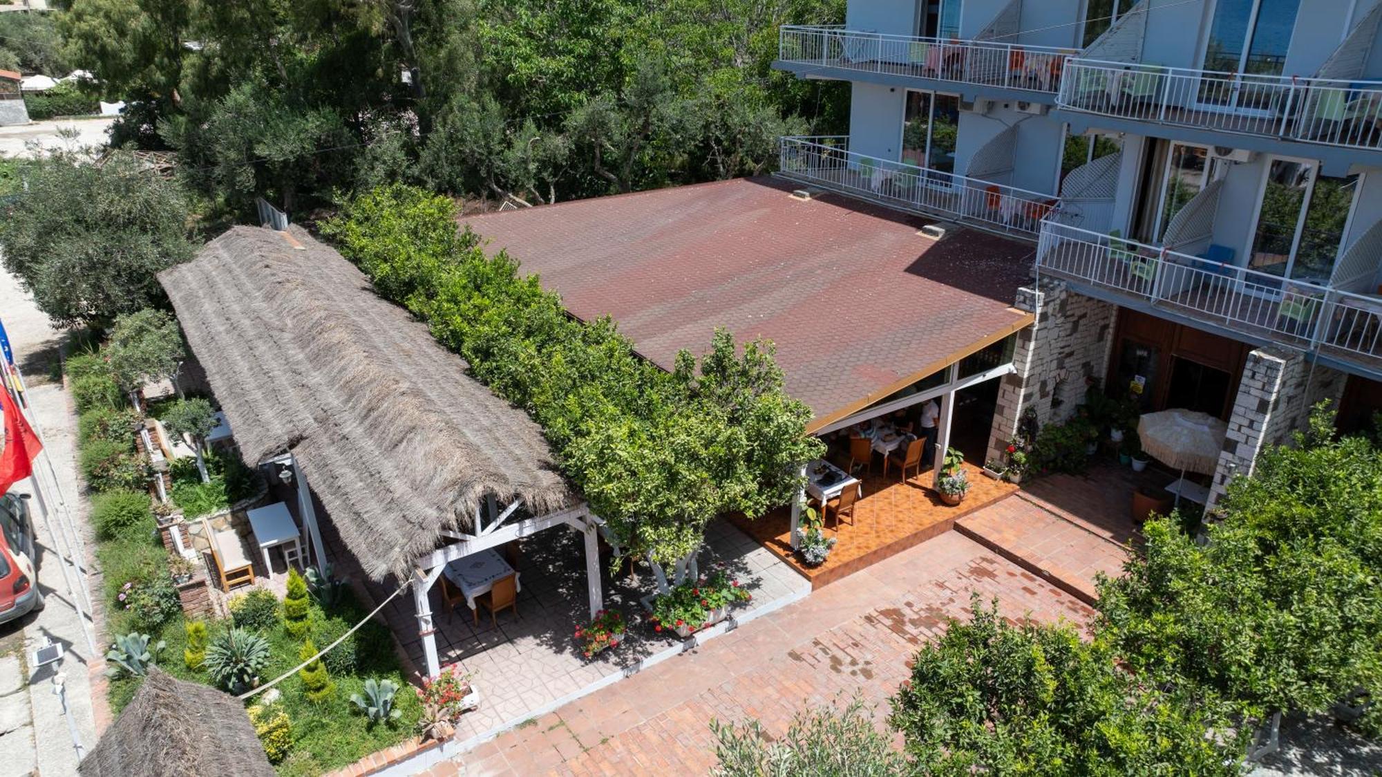 Hotel Nika Radhimë Dış mekan fotoğraf