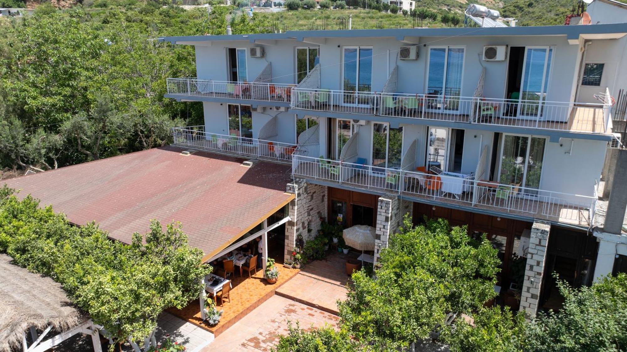 Hotel Nika Radhimë Dış mekan fotoğraf
